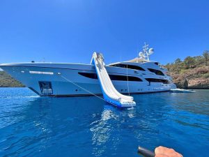 Immersive Motoryacht