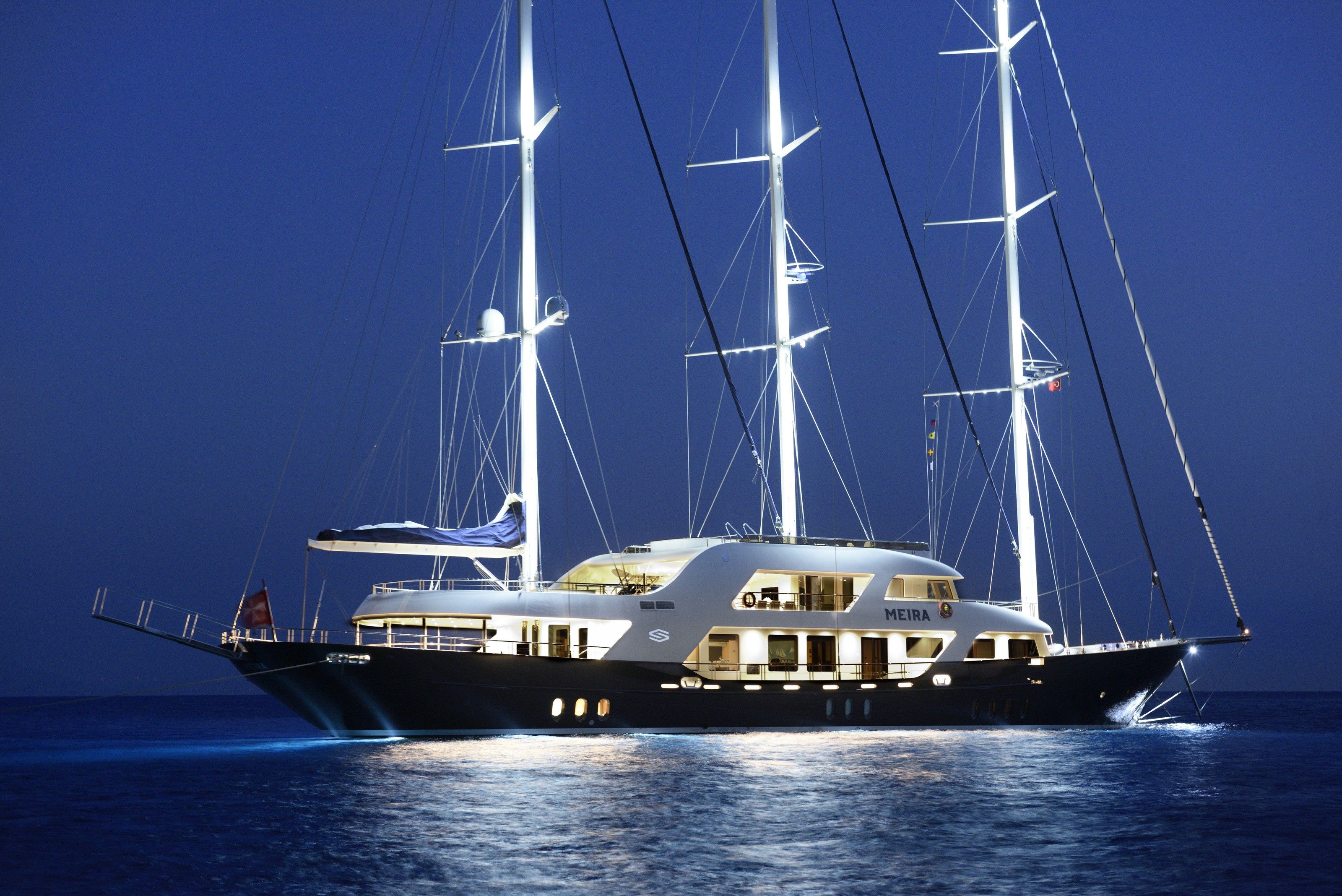 Meira Luxury Yacht