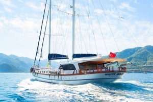 White Rose 25.1m luxury gulet cruising along the Bodrum coastline