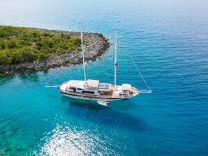 Queen of RTT 32m luxury gulet cruising along the Fethiye coastline