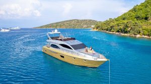 Selenge 19m luxury motor yacht cruising along the Turkbuku coastline