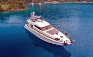 River S motor yacht for charter