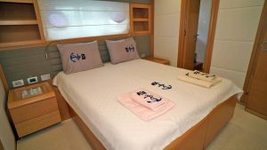 Modern and comfortable guest cabin of charter yacht Reine Des Coeurs