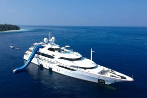 Benetti 60m for sale (01)