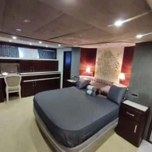 Gökbörü Motor Yacht comfortable master cabin bedroom