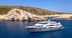 AGAPE ROSE LUXURY MOTOR YACHT CHARTER