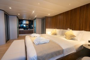 Elegantly appointed guest cabin with en-suite bathroom on gulet De Love