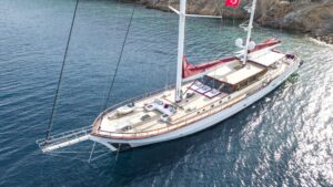 THAT’S AMORE SAILING YACHT CHARTER