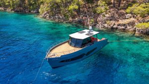 Luxury motor yacht Gottiri for charter in Fethiye 2024 custom built modern yacht cruising