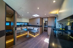Motor Yacht Phantom