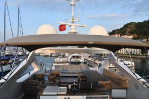 LUXURY SUNSEEKER 98 FT MOTOR YACHT – EXCEPTIONAL 30 METERS FOR SALE