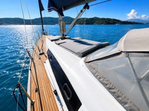The Ultimate Luxury Sailing Experience: Bénéteau Oceanis 50 for Sale in Fethiye