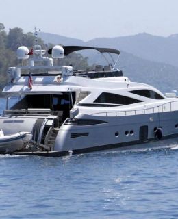 1288861837_motoryacht_for_sale_12_resize