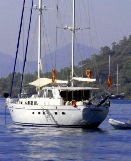 Sailing_Yacht_Acanthus_-(1)