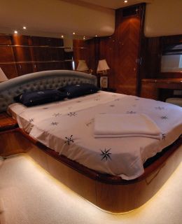 Stoli Azimut 85 Motor Yacht (27)