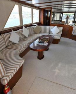 1975 BUILT STEEL MOTOR YACHT (23)