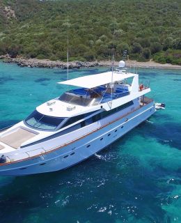 27m-laminated-motoryacht-2