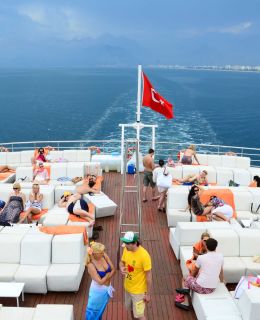 mobydick-large-catamaran-14