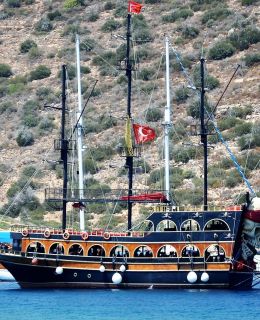 Daily Cruise Pirate Ship (1)