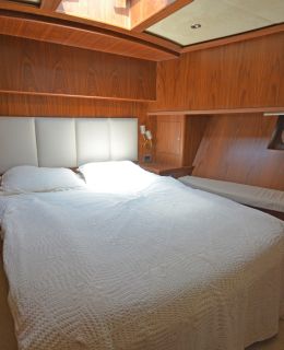 Pilothouse Trawler Motoryacht (3)