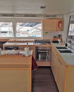 Lagoon 560 for charter (8)