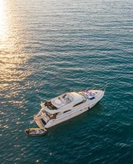 La-Lunna-Motor-Yacht (2)