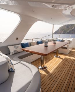 Lavin Motor Yacht (002)