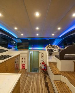Exclusive Motor Yacht Moonlight (005)