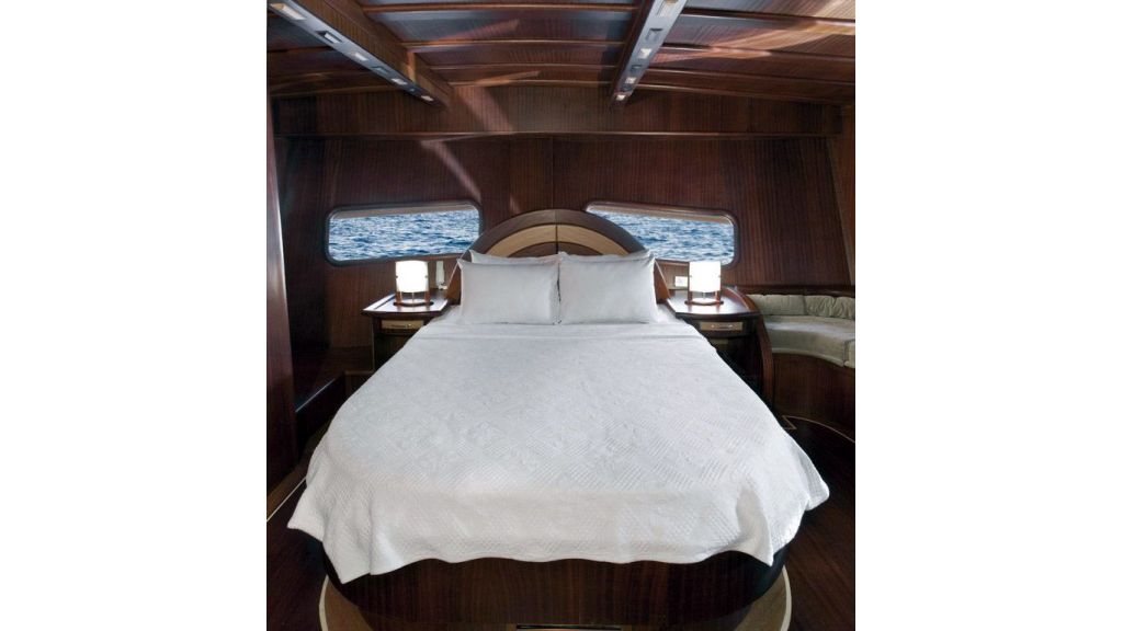 30-meter-6-cabin-luxury-gulet-master cabin