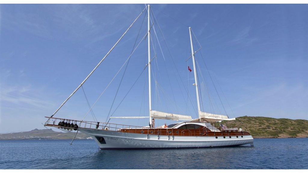 Justiniano Crewed Luxury Yacht master