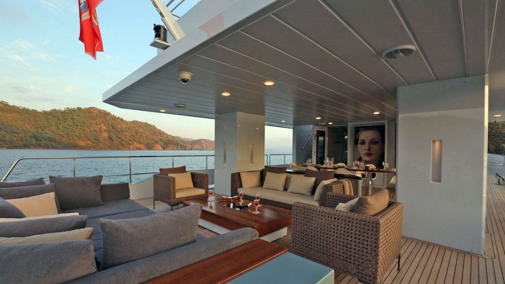West System Motor Yacht