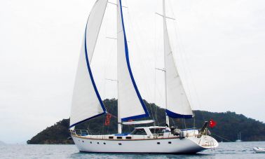 1290362209_sailing_yacht_24
