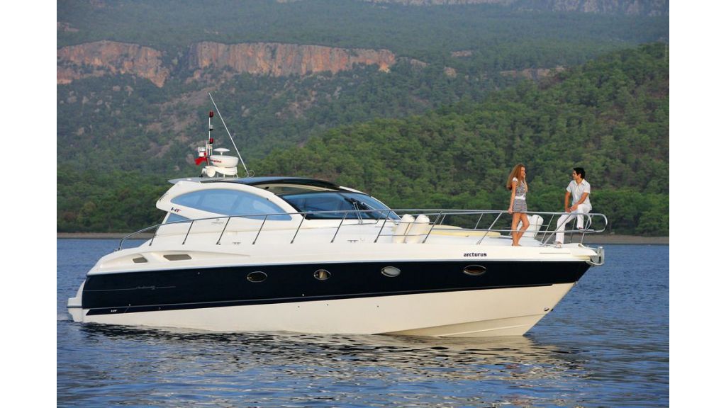 Cranchi 48 Motoryacht for charter