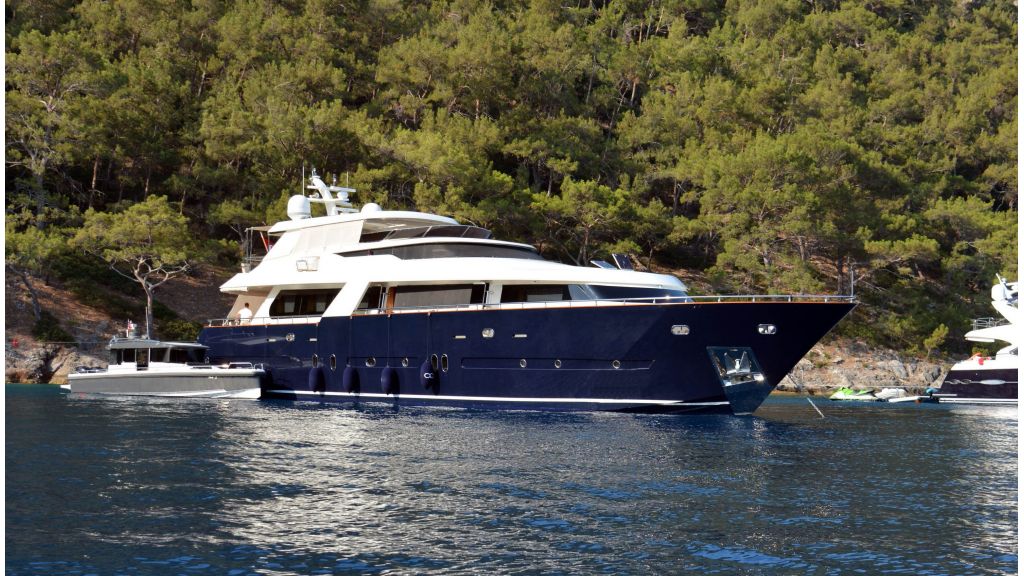 Go Luxury Motor Yacht