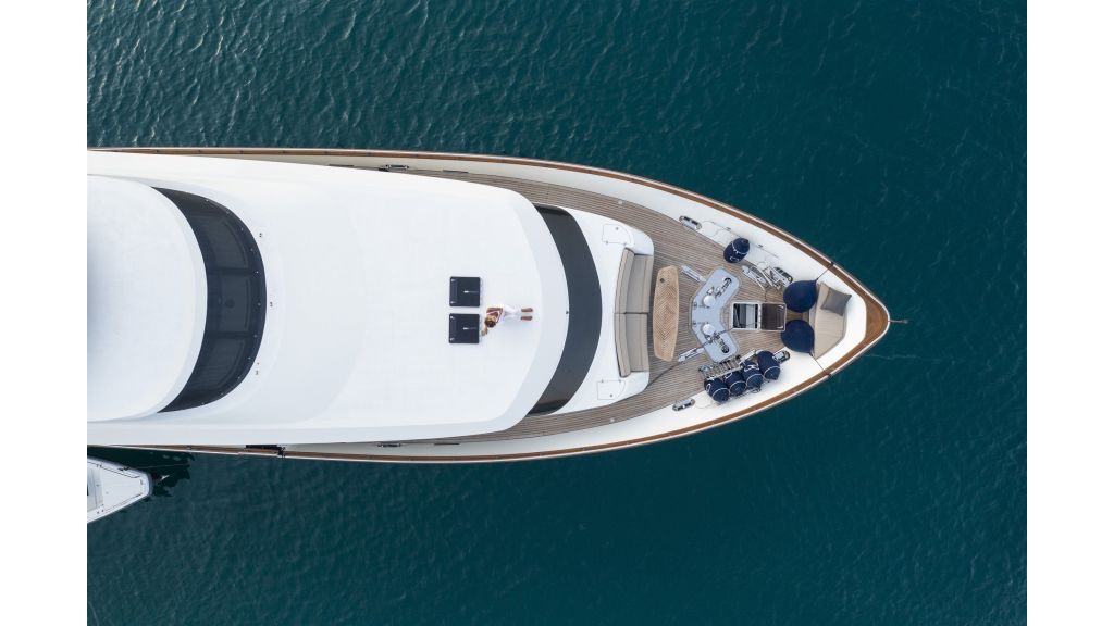 Go-motor-yacht-for-charter (11)