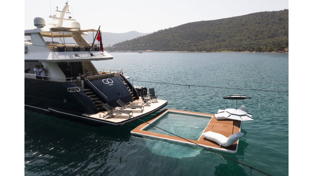 Go-motor-yacht-for-charter (3)