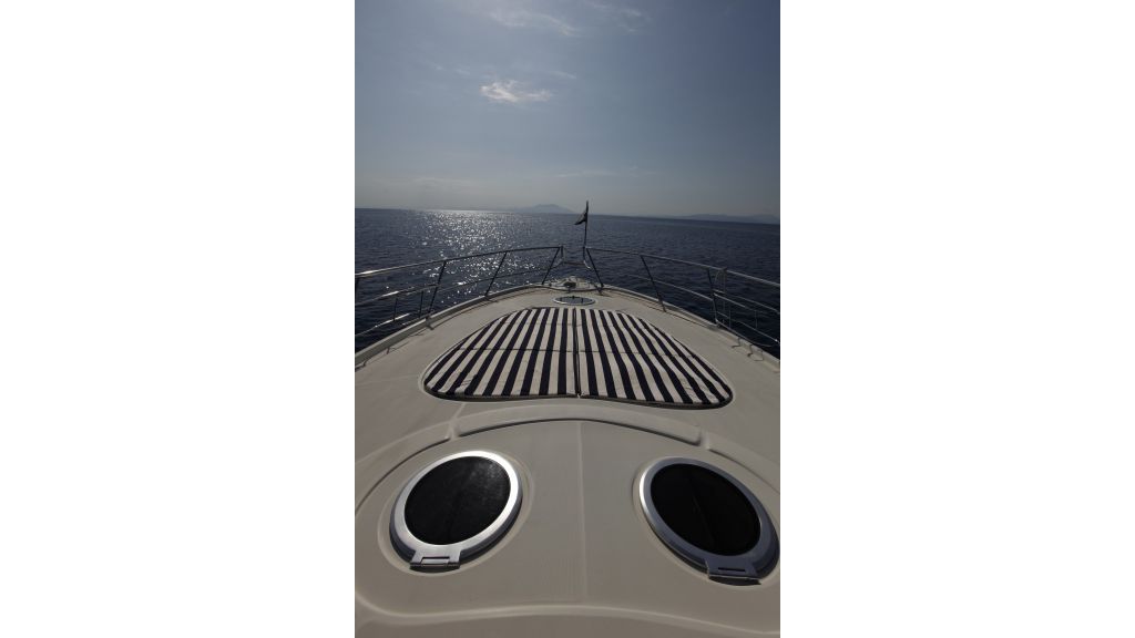 incognito motor yacht-6 (5)