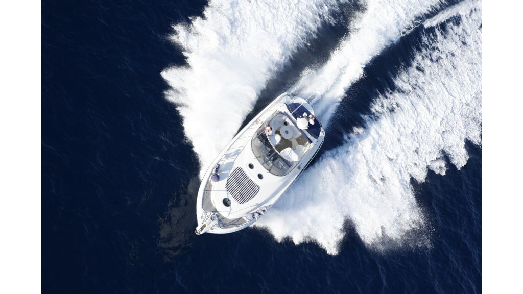 Incognito Motoryacht charter