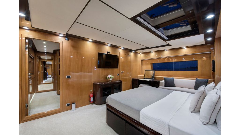 Motor Yacht GO (035)