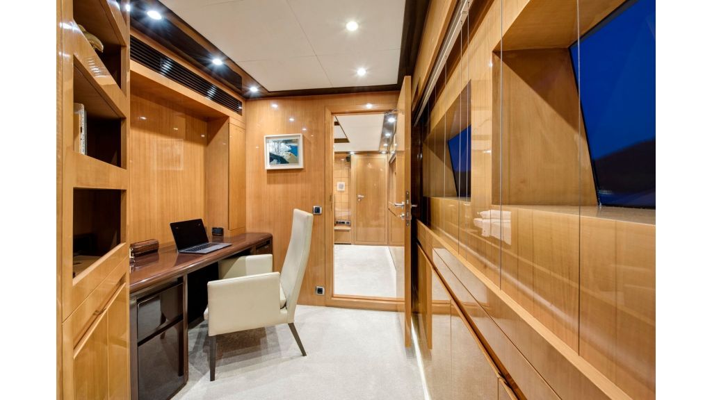 Motor Yacht GO (037)