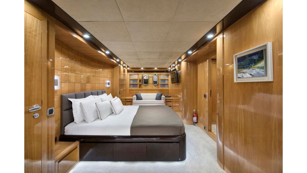 Motor Yacht GO (048)