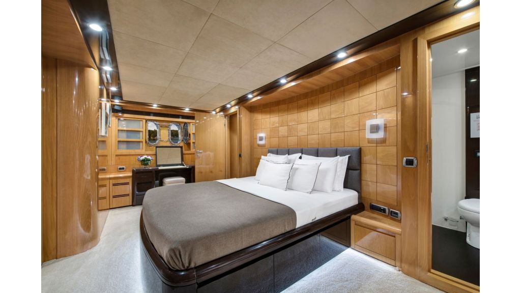 Motor Yacht GO (049)