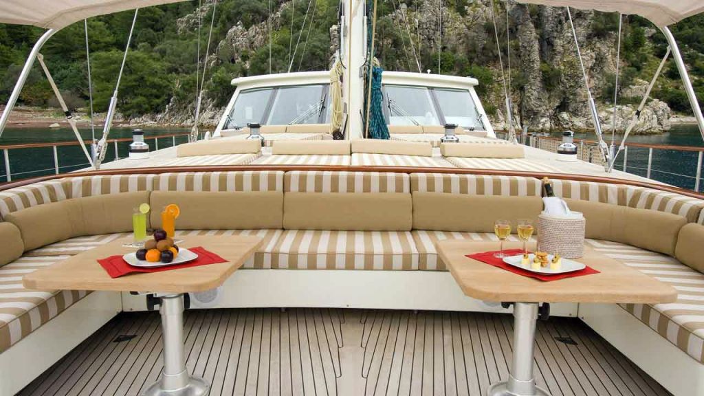 Sailing Nour