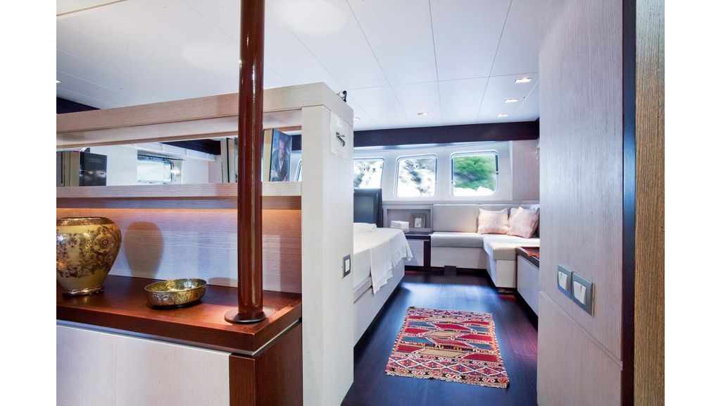 Sailing-Nour-Transom yacht (4)