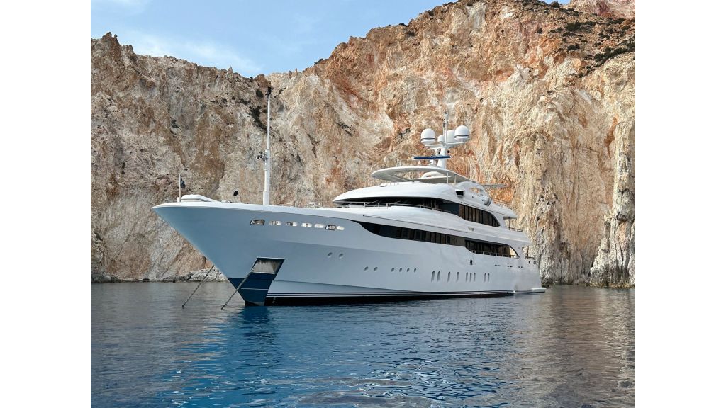 Vertigo Super Yacht (002)