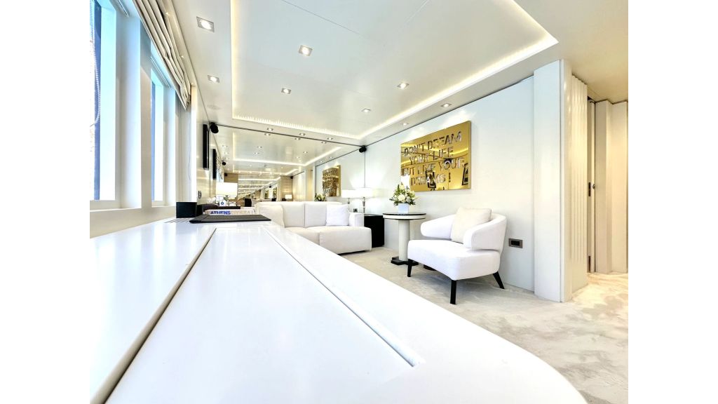 Vertigo Super Yacht (010)