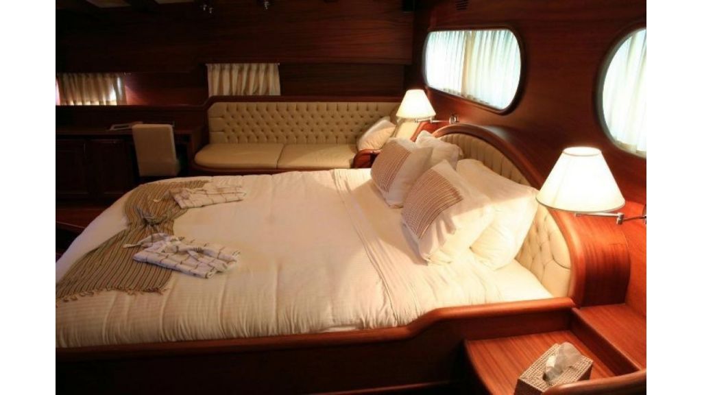 Caner 4-Luxury master cabin