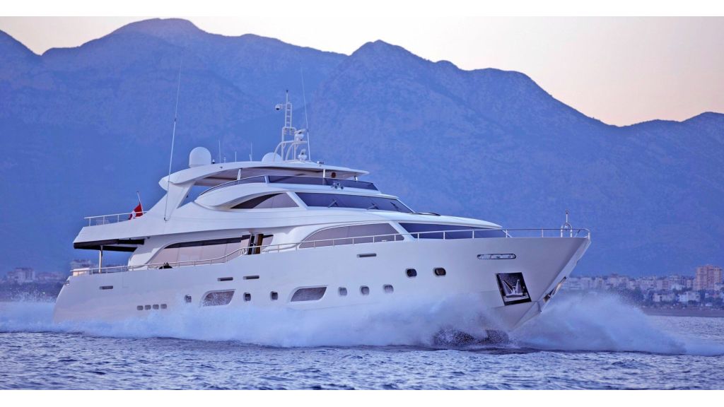 Panfeliss, Panfeliss, 00 knots from her 15,000