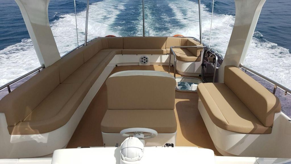 millennium-motor-yacht-702