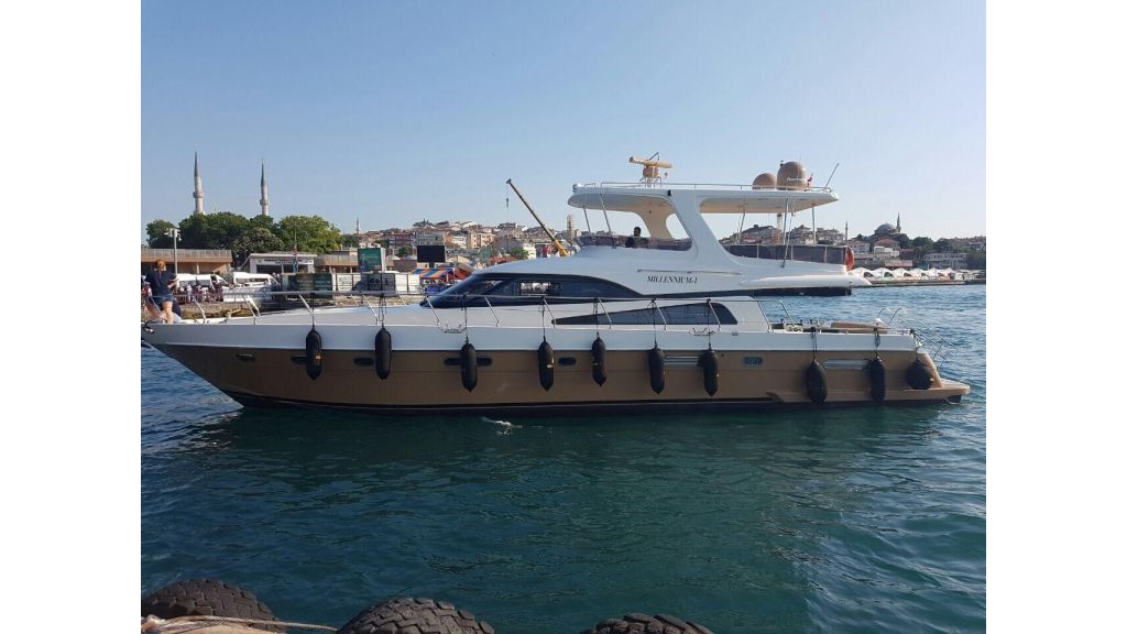 millennium-motor-yacht-703